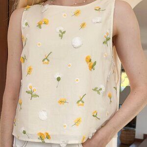 NWT Neutral Ground Lilly Embroidered Sleeveless Blouse (S)